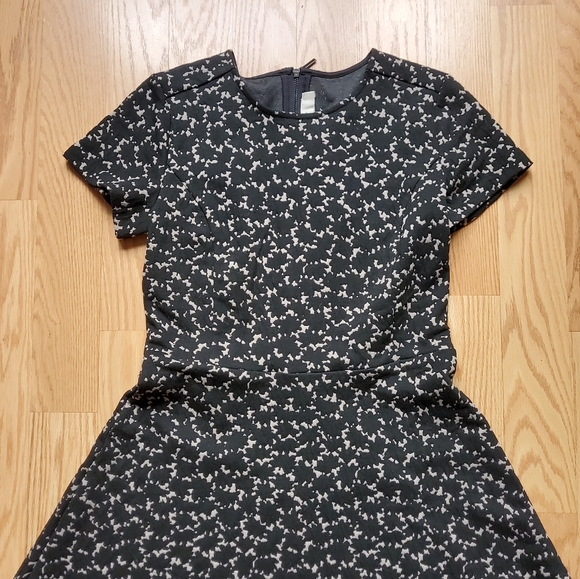 NWT LOFT Ponte Fit & Flare Maple Leaf Dress - Picture 3 of 9